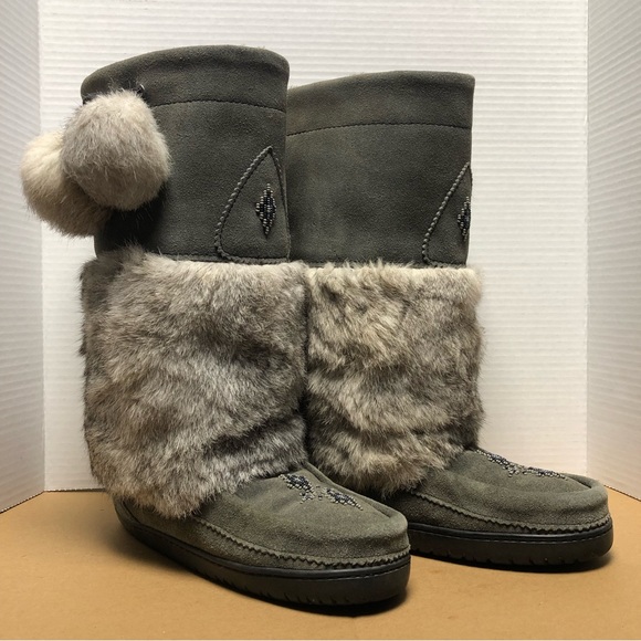 MANITOBAH MUKLUKS Snowy Owl Fur and Suede Beaded Winter Boots in Grey - Size 6 - Picture 7 of 16